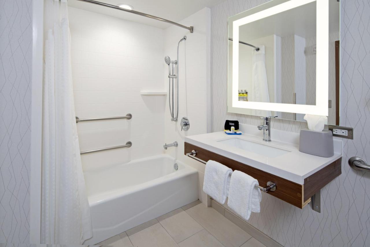 Hotel Express & By Ihg